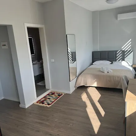 Aparthotel Avenue 02 *